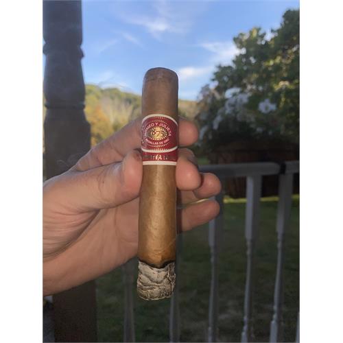 Romeo y Julieta Reserva Real Robusto 5  * 52