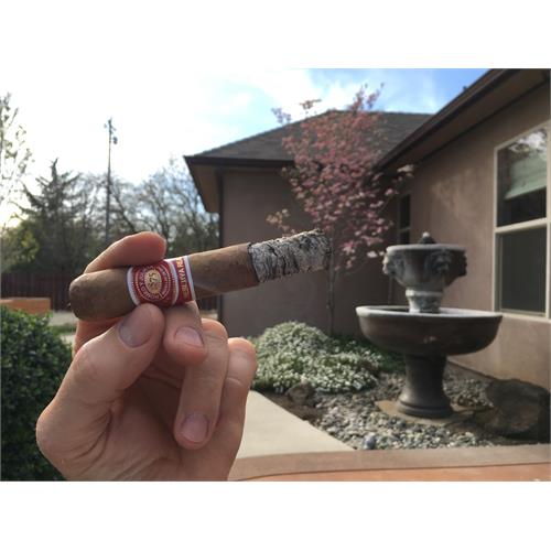 Romeo y Julieta Reserva Real Robusto 5  * 52