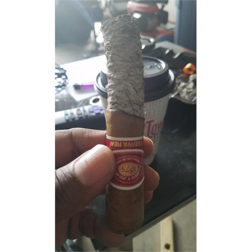Romeo y Julieta Reserva Real Robusto 5  * 52
