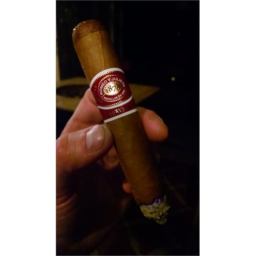 Romeo y Julieta Reserva Real Toro 6  * 54