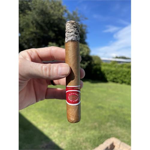 Romeo y Julieta Reserva Real Toro 6  * 54