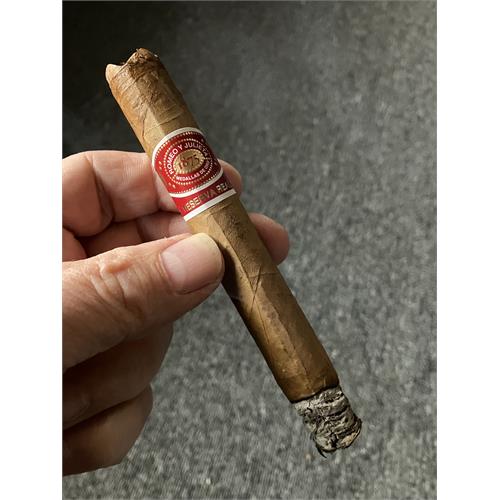 Romeo y Julieta Reserva Real Verona s Court 5 1/2 * 44