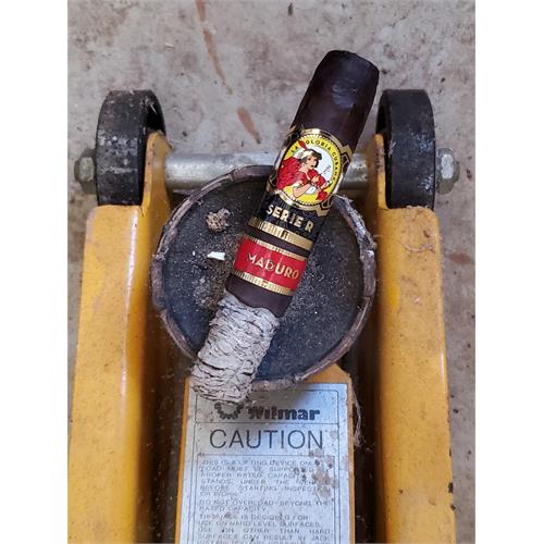 La Gloria Cubana Serie R Maduro No. 4 4 7/8 * 52
