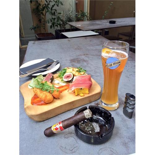 La Gloria Cubana Serie R Maduro No. 6 5 7/8 * 60