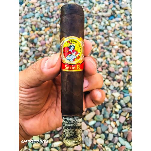 La Gloria Cubana Serie R Maduro No. 6 5 7/8 * 60