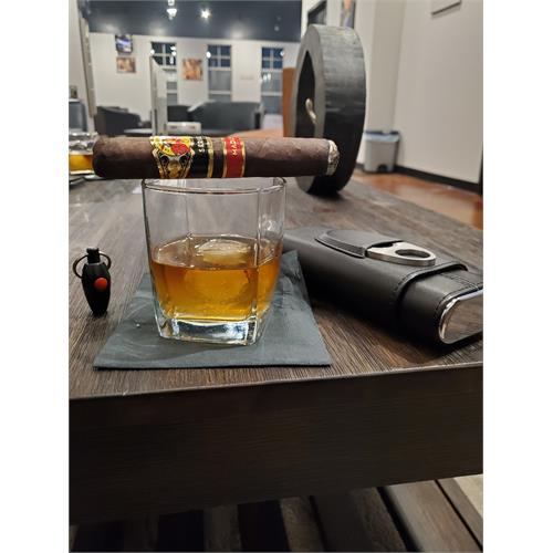 La Gloria Cubana Serie R Maduro No. 6 5 7/8 * 60