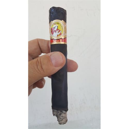 La Gloria Cubana Serie R Maduro No. 7 7  * 58