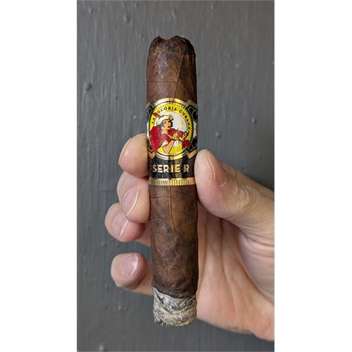 La Gloria Cubana Serie R Natural No. 4 4 7/8 * 52