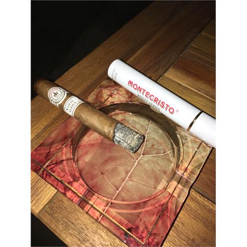 Montecristo White Toro Grande 6  * 54