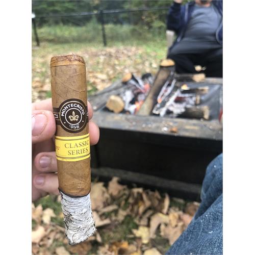 Montecristo Classic Robusto 5  * 52
