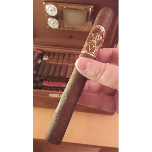 Oliva Serie V Churchill Extra 7  * 52