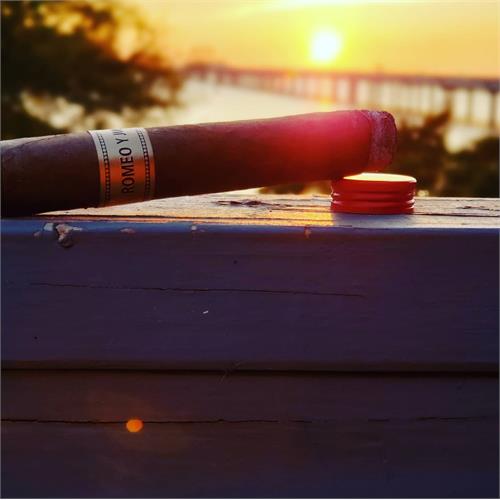 Romeo y Julieta 1875 Rothchilde en Tubo 5  * 50