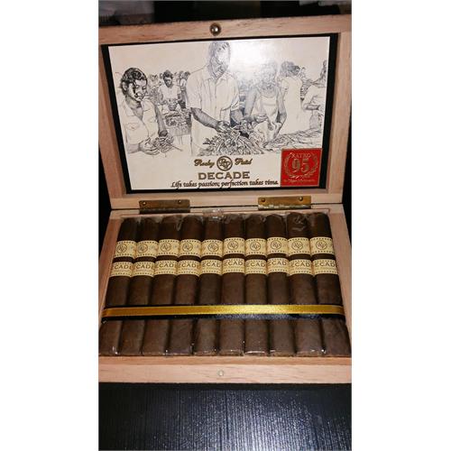 Rocky Patel Decade Robusto 5  * 50