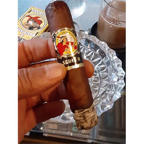 La Gloria Cubana Serie R Natural No. 3 4 1/2 * 50