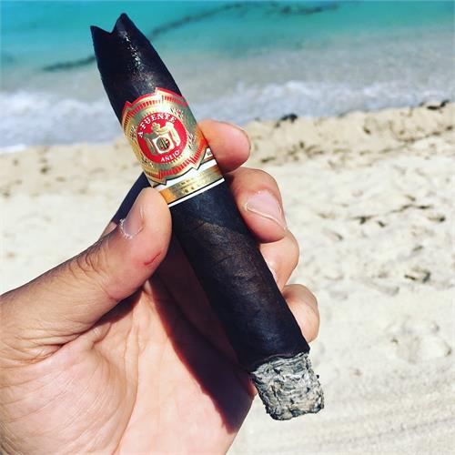 Arturo Fuente Anejo Reserva No. 55 6  * 55