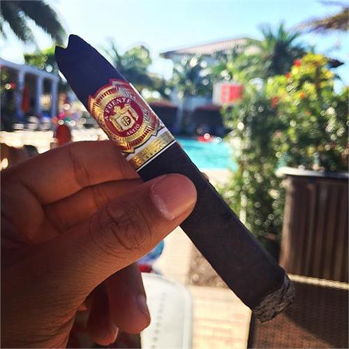 Arturo Fuente Anejo Shark No. 77 5 7/8 * 64