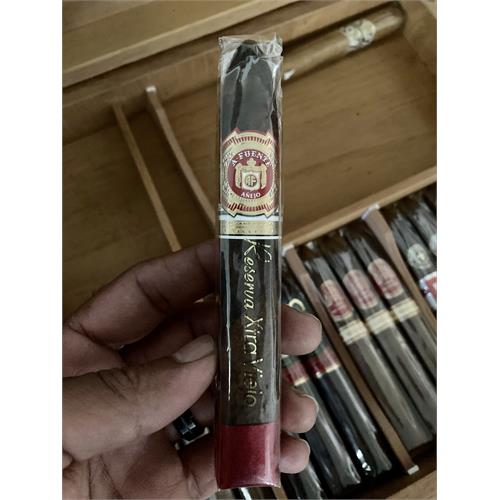 Arturo Fuente Anejo Shark No. 77 5 7/8 * 64