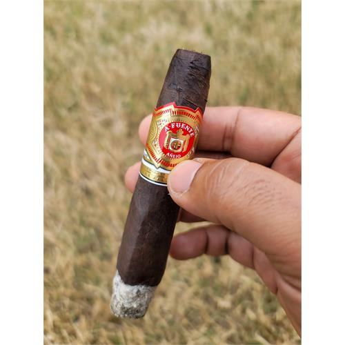 Arturo Fuente Anejo Shark No. 77 5 7/8 * 64