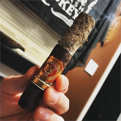 Arturo Fuente Anejo Shark No. 77 5 7/8 * 64