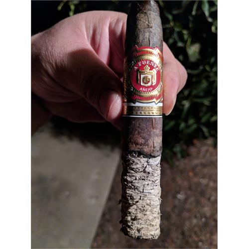 Arturo Fuente Anejo Shark No. 77 5 7/8 * 64