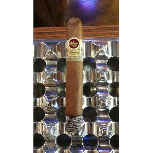 Padron 1964 Anniversary Exclusivo Natural 5 1/2 * 50