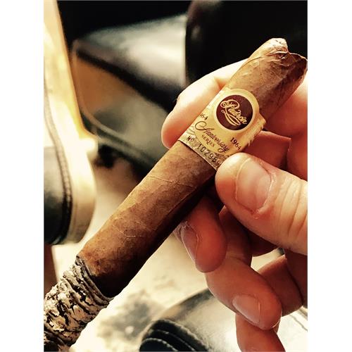 Padron 1964 Anniversary Exclusivo Natural 5 1/2 * 50