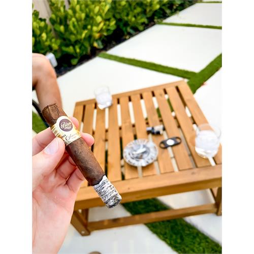 Padron 1964 Anniversary Principe Natural 4 1/2 * 46