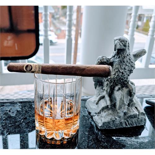 Padron 1964 Anniversary Pyramide Natural 6 7/8 * 52