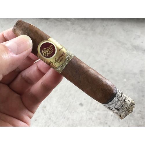 Padron 1964 Anniversary Torpedo Natural 6  * 52