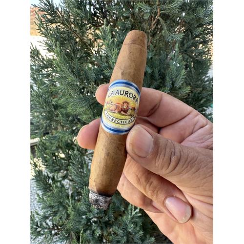 La Aurora Preferidos Connecticut Sapphire Tubes 5  * 54