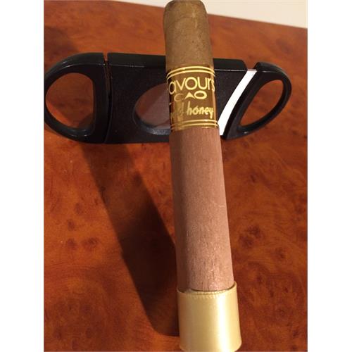 CAO Flavours Gold Honey Petit Corona 4  * 40