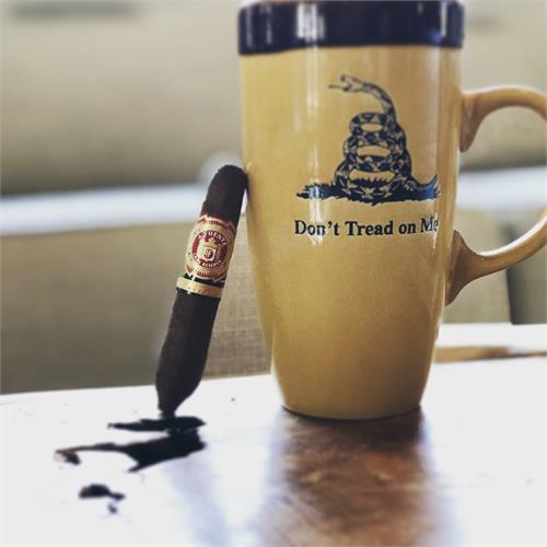 Arturo Fuente Hemingway Short Story Natural 4  * 49