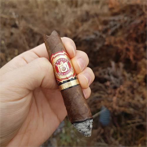 Arturo Fuente Hemingway Short Story Natural 4  * 49