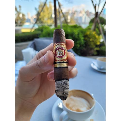 Arturo Fuente Hemingway Short Story Natural 4  * 49