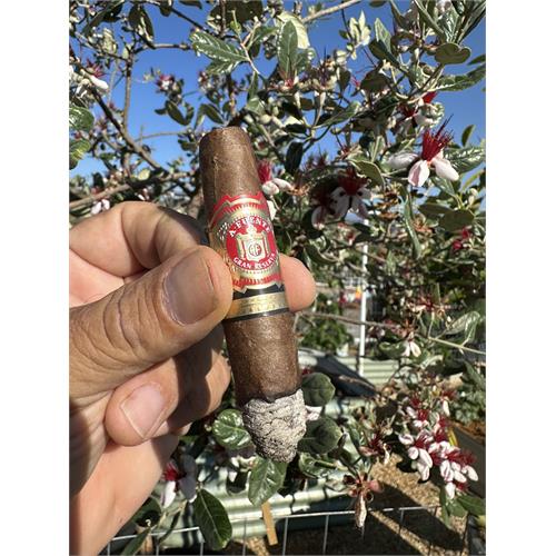 Arturo Fuente Hemingway Short Story Natural 4  * 49