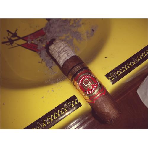 Arturo Fuente Hemingway Short Story Natural 4  * 49