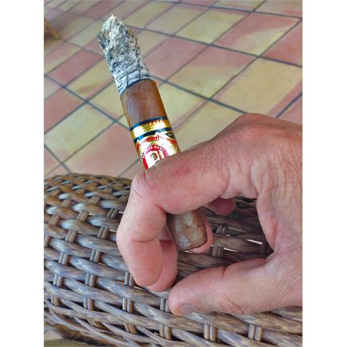 Arturo Fuente Hemingway Classic Natural 7  * 46