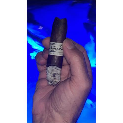 Liga Privada No. 9 Belicoso 6  * 52