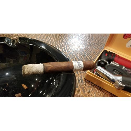Liga Privada No. 9 Robusto 5  * 54