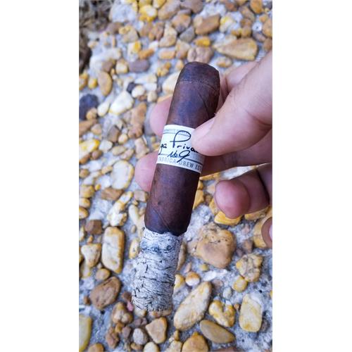 Liga Privada No. 9 Robusto 5  * 54