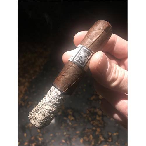 Liga Privada No. 9 Robusto 5  * 54