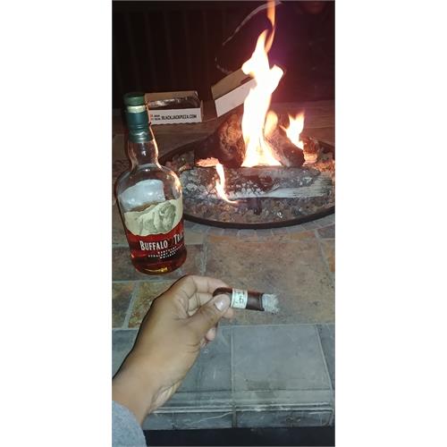 Liga Privada No. 9 Robusto 5  * 54