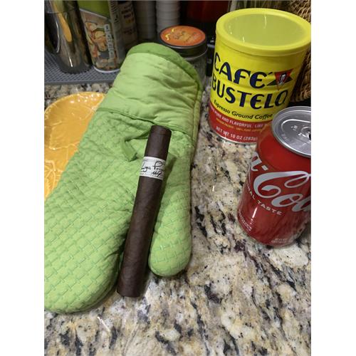 Liga Privada No. 9 Robusto 5  * 54