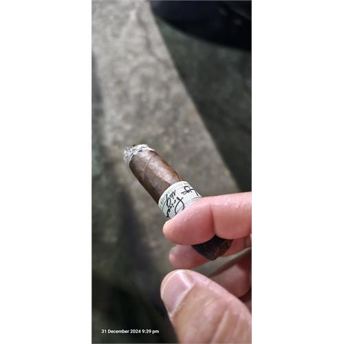 Liga Privada No. 9 Robusto 5  * 54