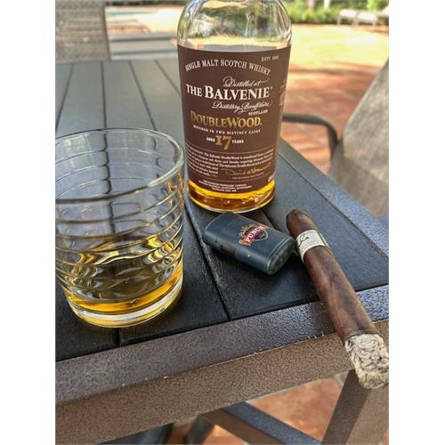 Liga Privada No. 9 Robusto 5  * 54