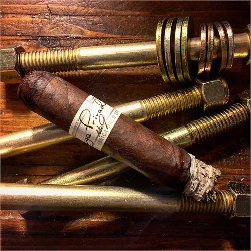 Liga Privada No. 9 Robusto 5  * 54