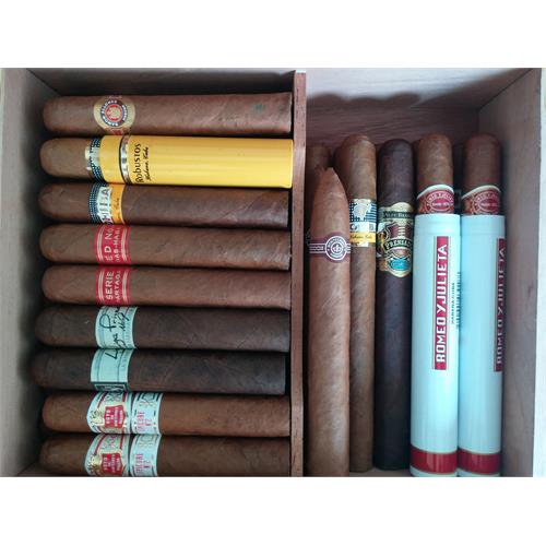 Liga Privada No. 9 Robusto 5  * 54