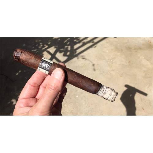 Liga Privada No. 9 Corona Doble 7  * 54