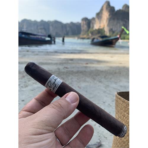 Liga Privada No. 9 Corona Doble 7  * 54