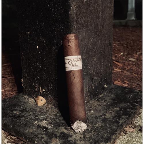 Liga Privada T52 Robusto 5  * 54